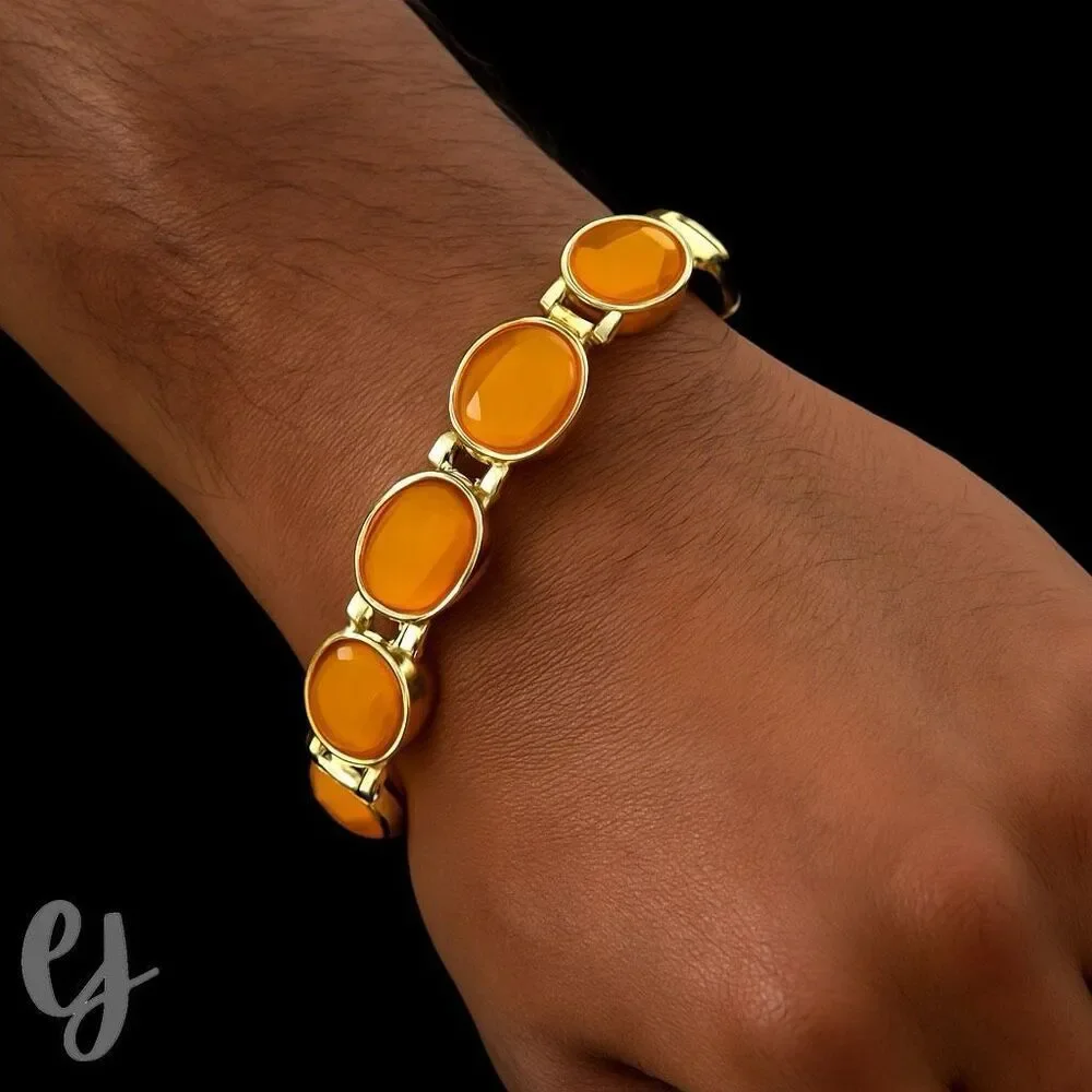 Hammered Gold-Tone Bangle Bracelet with Orange Stones – Unisex Vintage Style